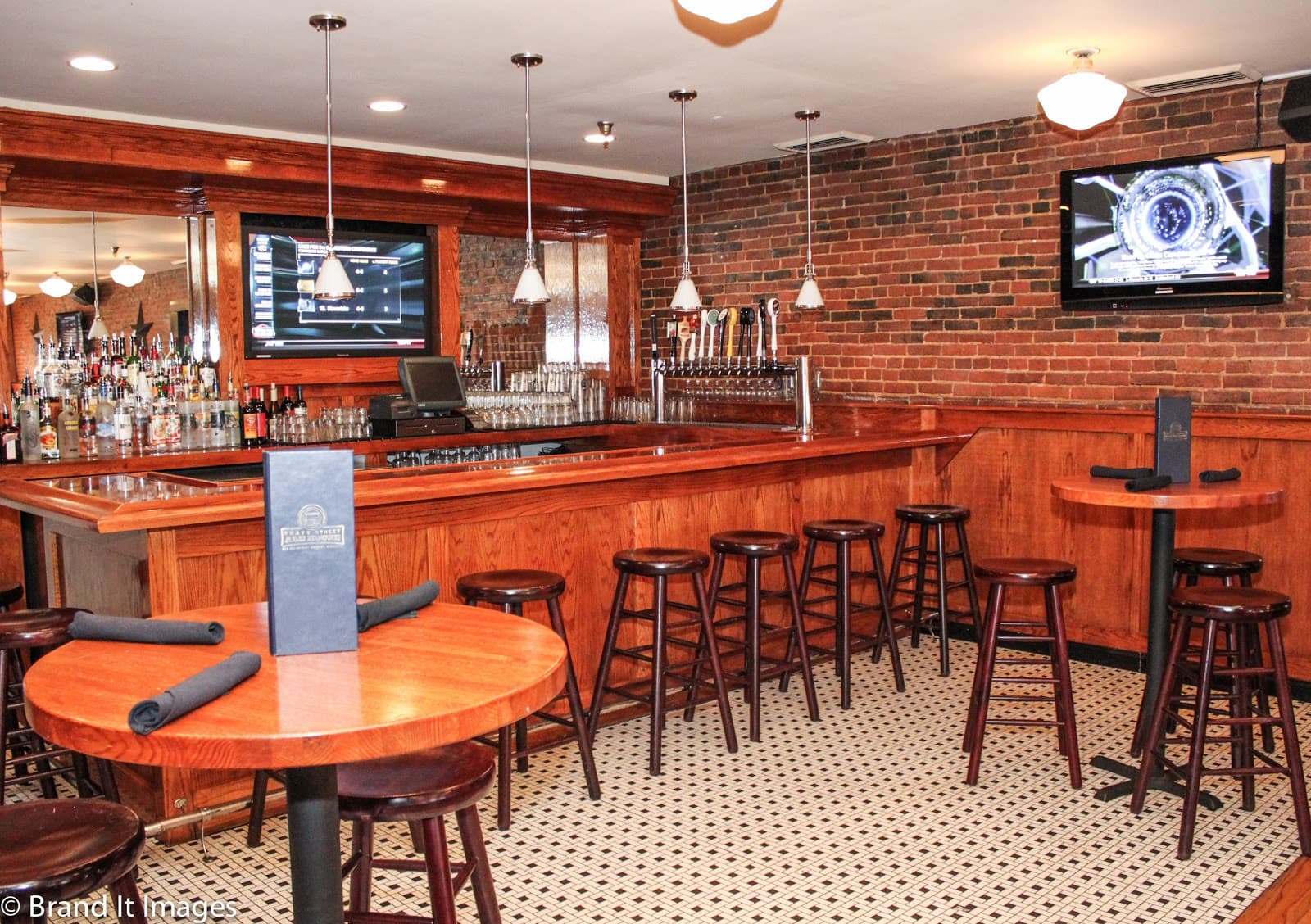 Pratt Street Ale House exterior