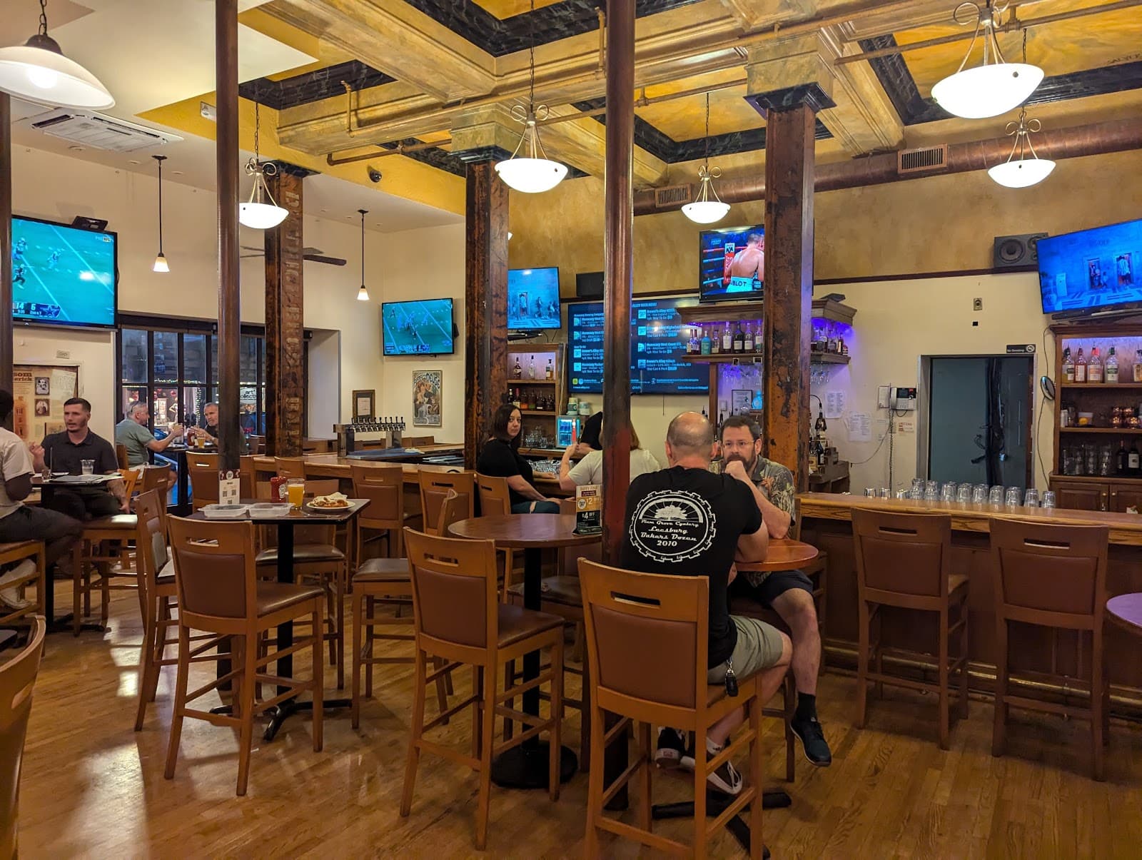 Brewer's Alley Restaurant and Brewery photo 7