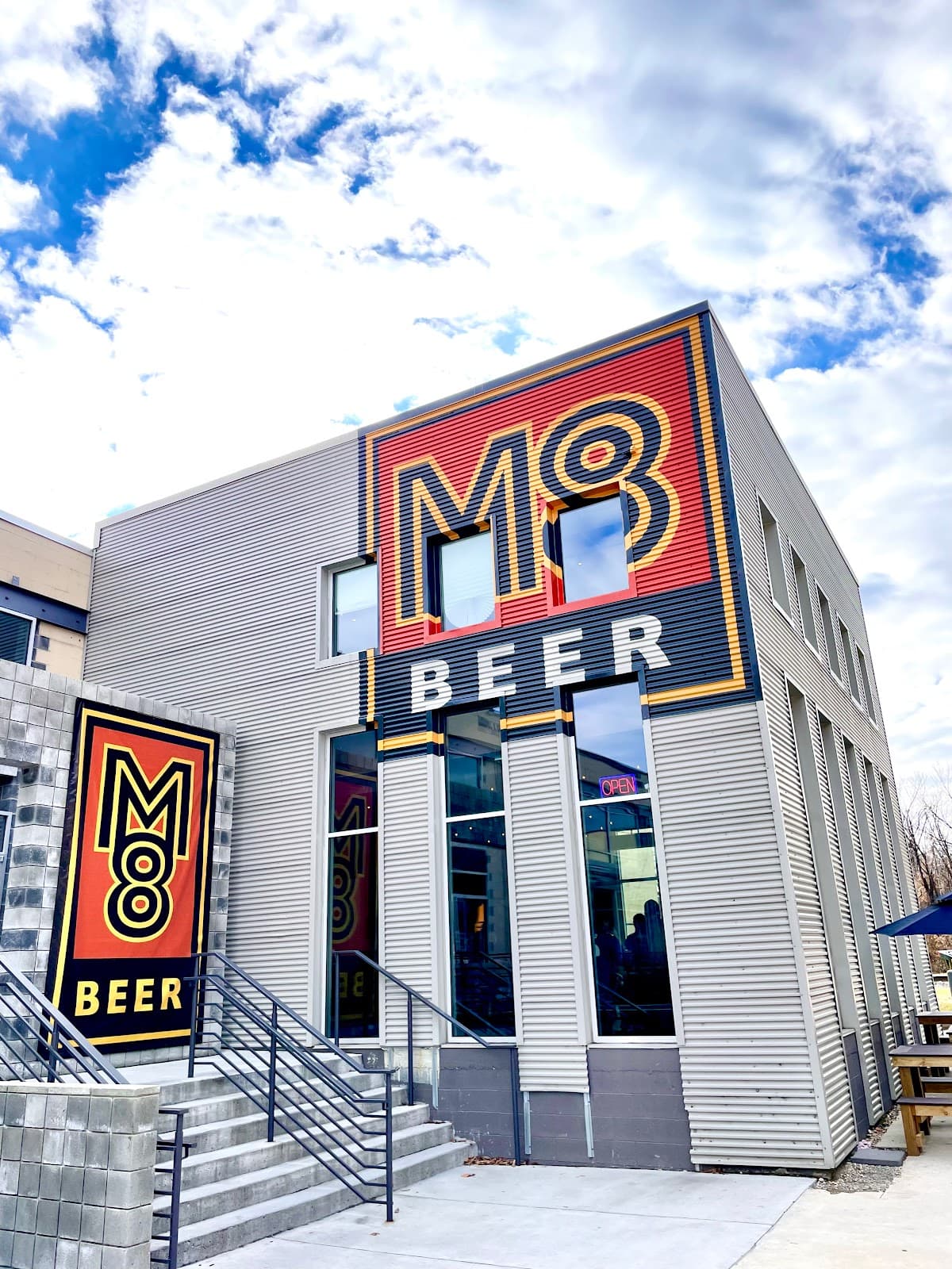 M8 Beer exterior